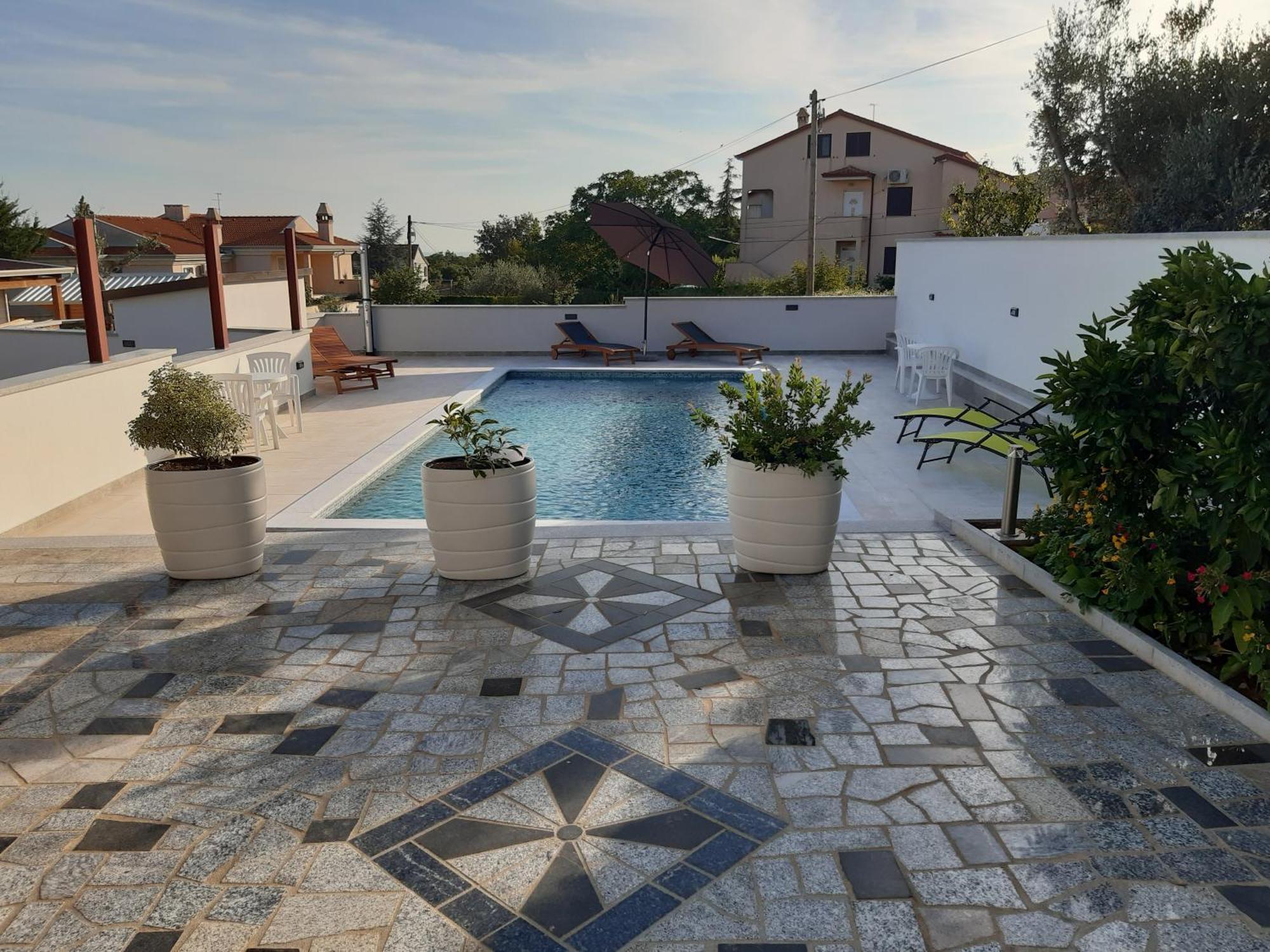 Apartments Ivana With The Pool 로비니스코 셀로 외부 사진